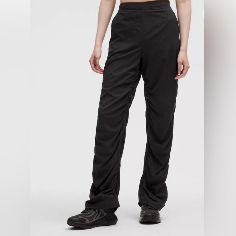 NWT Lululemon Dance Studio Slim Fit HR Flare Pant in Black